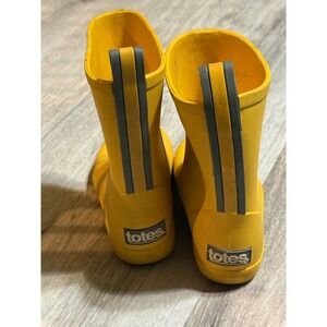 Totes Kids Yellow Rubber Rain Boots Size 7-8